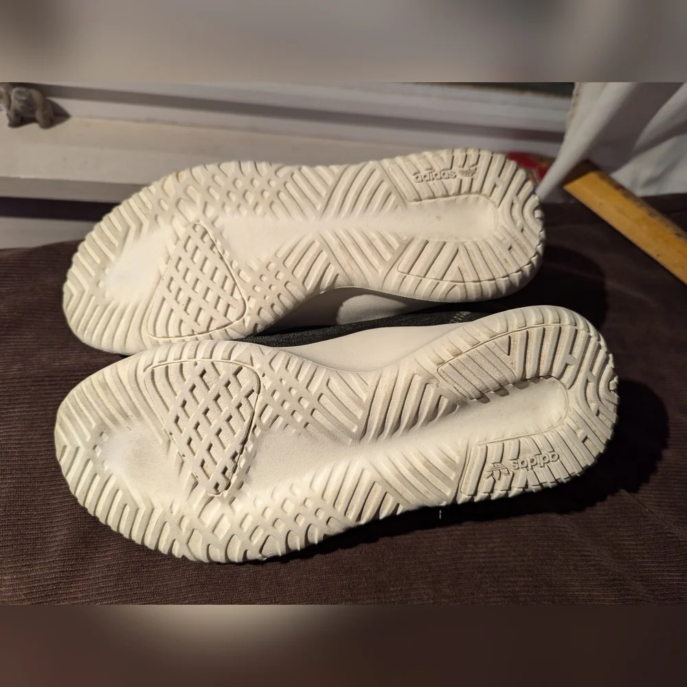 adidas stylish sneakers